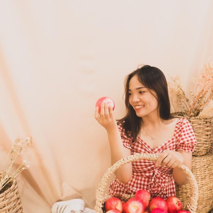 Portrait of Ananya meditation instructor